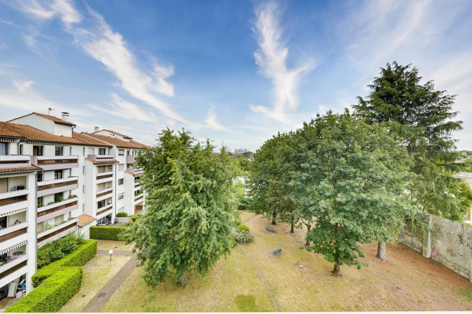 Nice Apartment With Balcony St Genes And Parking Bordeaux Exteriér fotografie